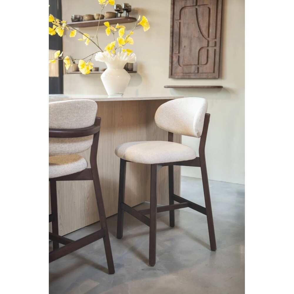 Pusbario kėė, Lima Design, Prekiniai ženklai, Eleonora, Valgomojo kėdė