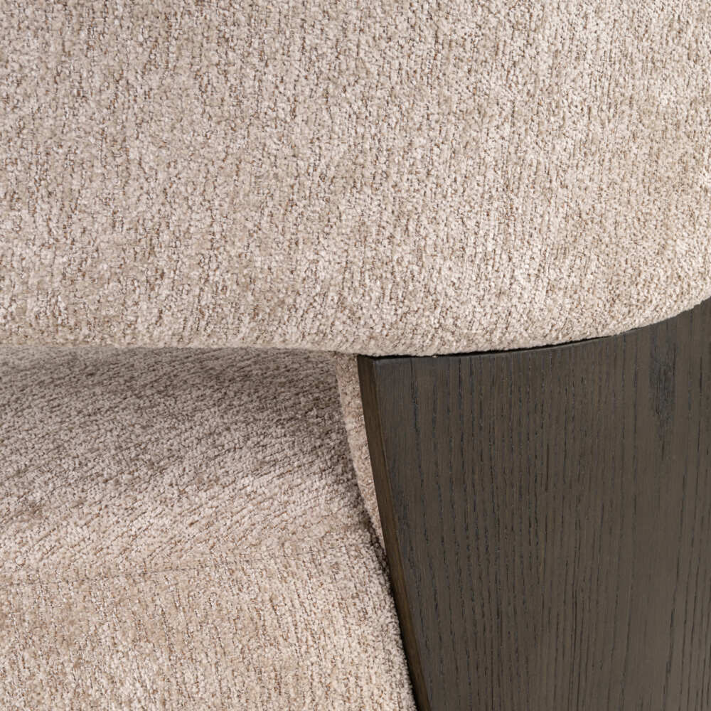 valgomojo kėdė Pollux Be Easy Sand Oak Richmond Interiors interjere prie medinio stalo