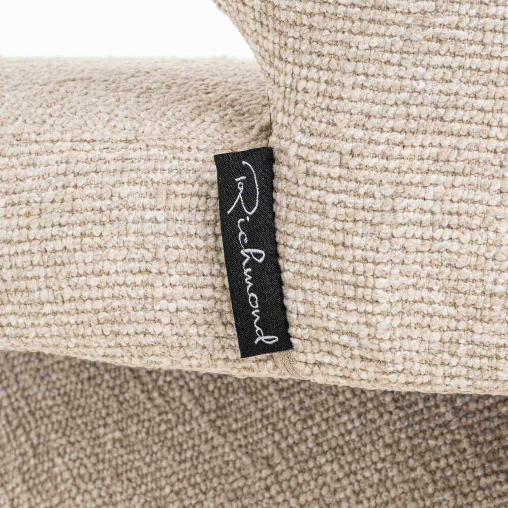 valgomojo kėdė Zenith Biscotti Richmond Interiors su porankiais minkšta valgomojo kėdė Zenith Biscotti Richmond Interiors vaizdas iš šono visiškai apmušta valgomojo kėdė Richmond Interiors Zenith Biscotti valgomojo kėdė Richmond Interiors Zenith Biscotti galinis vaizdas valgomojo kėdės Zenith Biscotti audinio tekstūra valgomojo kėdė Zenith Biscotti Richmond Interiors moderniame interjere