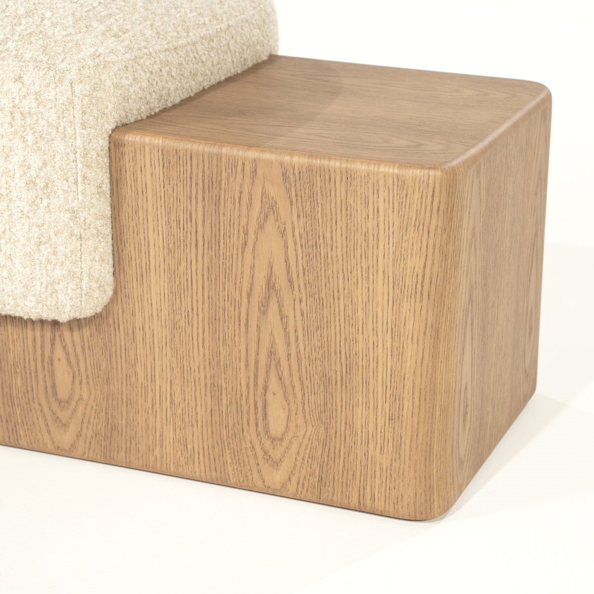 Minkštasuolis George beige Flou 96438 2 Minkštasuolis George - taupe Flou 96439 (Kopija), Lima Design, Minkštieji baldai, Richmond interiors, minkstasuolis