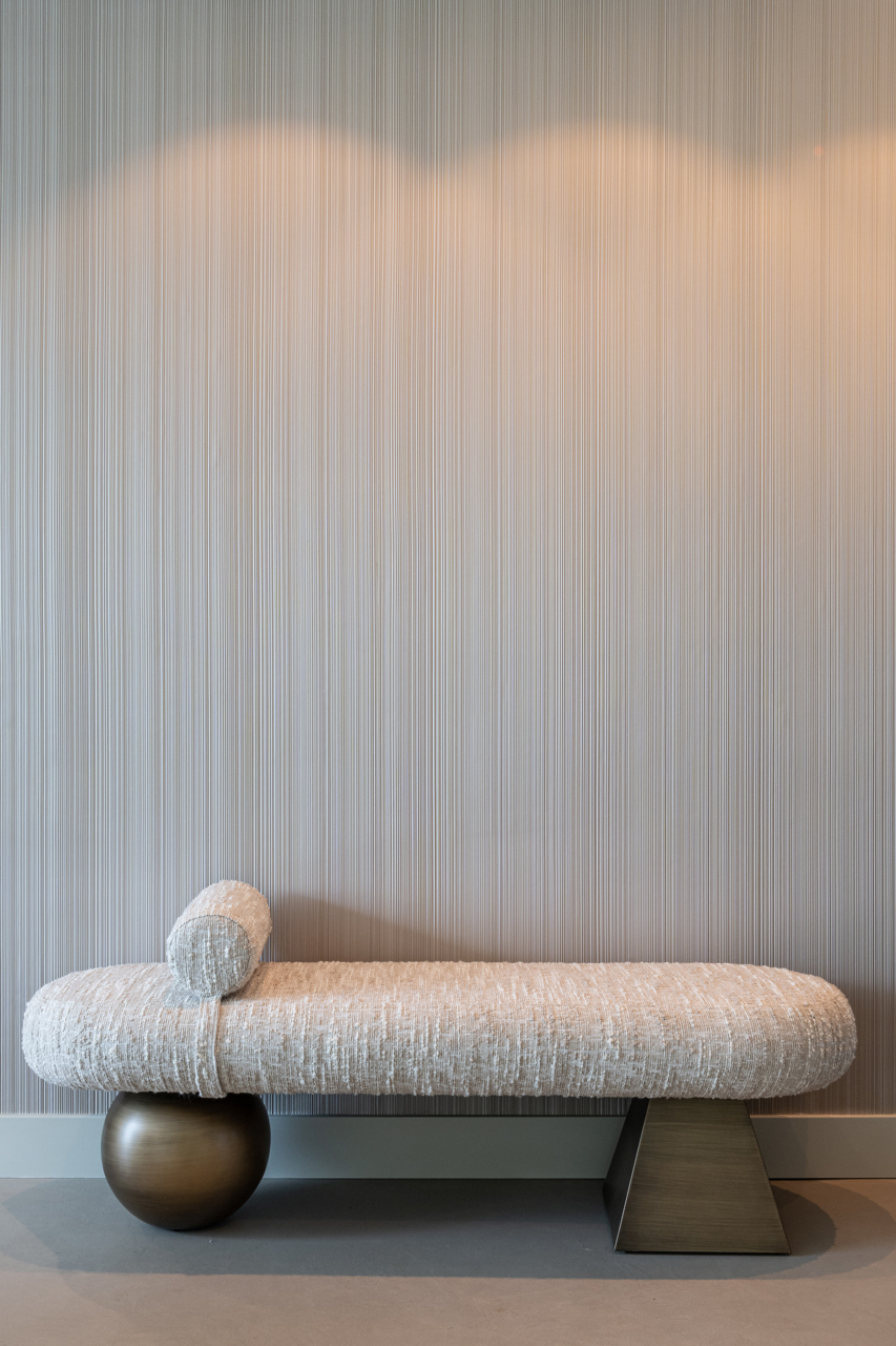 Minkštasuolis Alexander Jones beige angora (Geneva) 2 Minkštasuolis Alexander Jones brown tweed fire retardant (Geneva) (Kopija), Lima Design, Minkštieji baldai, Richmond interiors, minkstasuolis, pufas