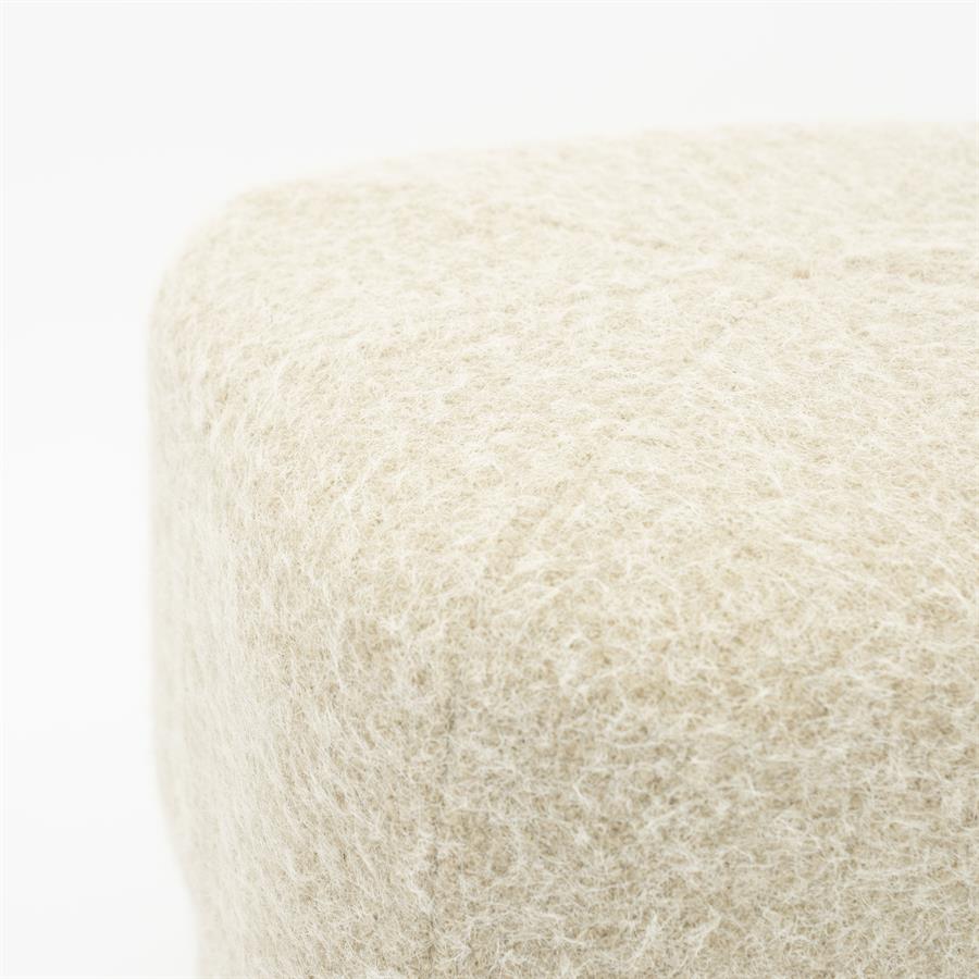 Pufas Kelso | 250010 3 Pufas Kelso, taupe spalvos, 40 × 40 × 40 cm
